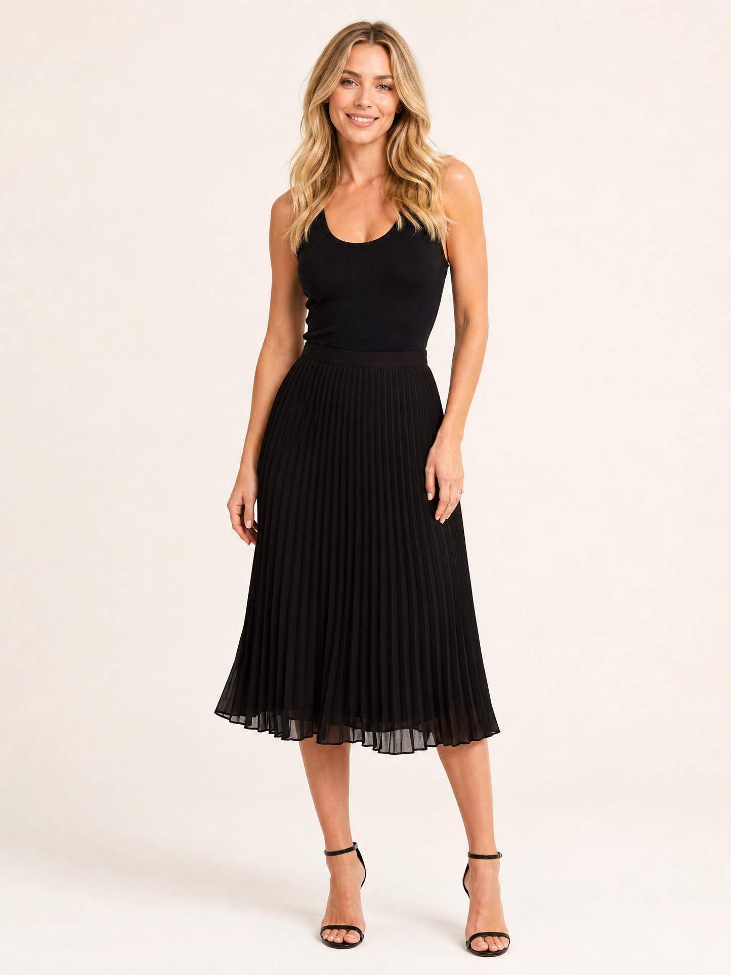 Pleated Midi Skirt on the LUNETTE model